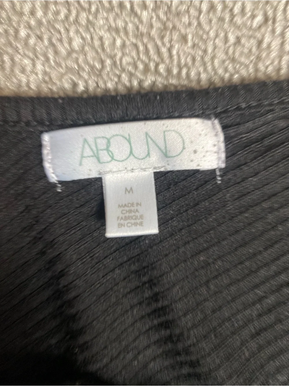 Abound Black Ribbed V-Neck Crop Top